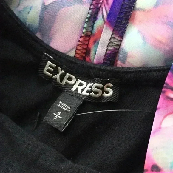 Express V-Neck Chiffon Floral Panel Dress - Picture 5 of 7